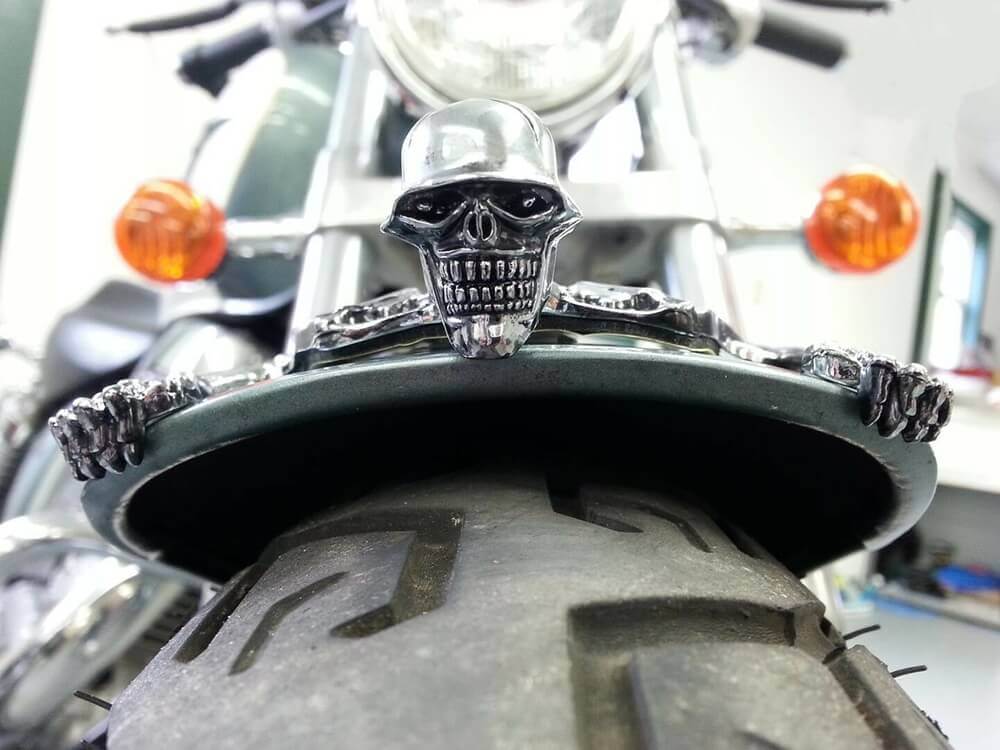 Large Skeleton Skull Chrome Statue Fender Visor Ornament 7 inch 7" Headlight Visor Trim For Harley Softail Dyna - pazoma